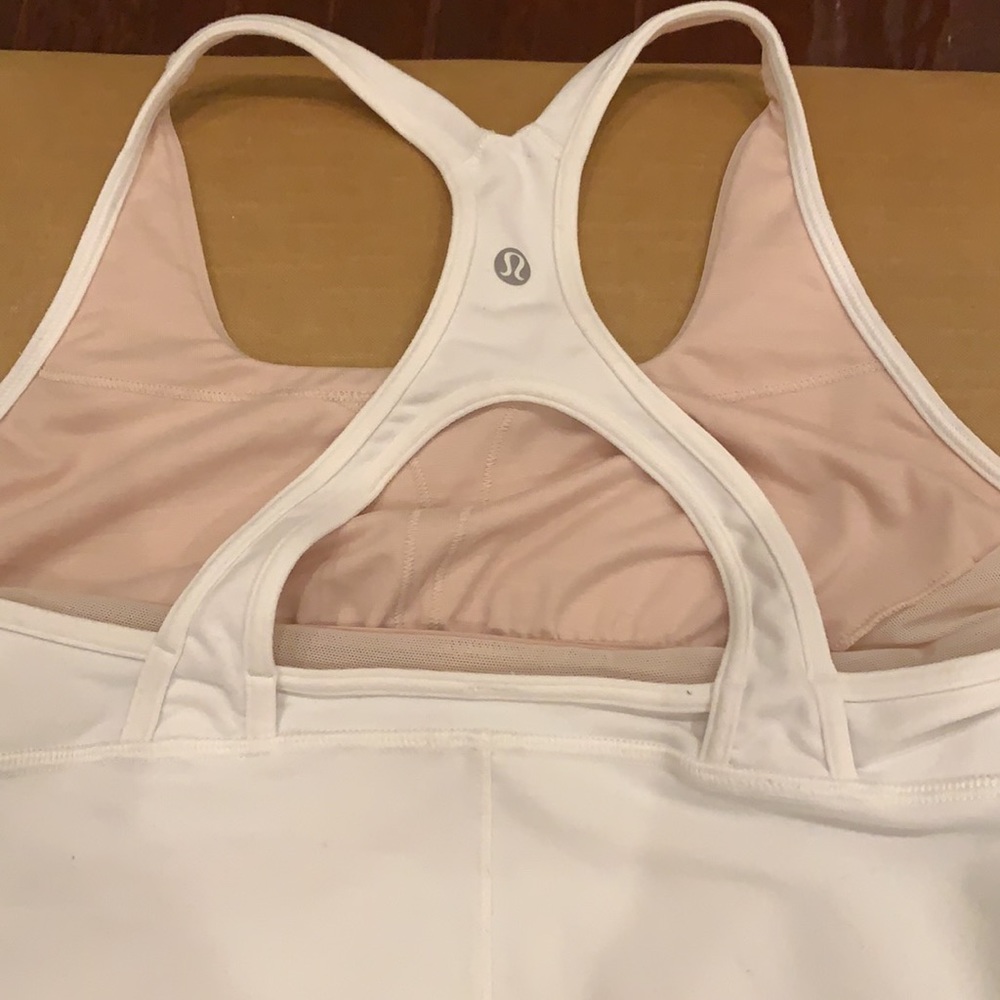 Lululemon white top built-in bra size 8. - Picture 4 of 4